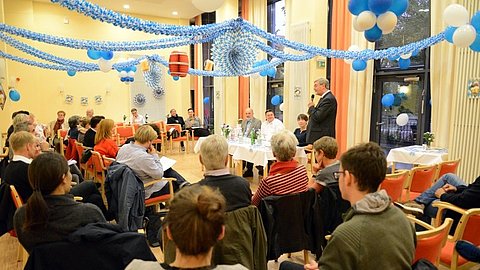 Innensenator Andreas Geisel in der Seniorenstiftung Prenzlauer Berg